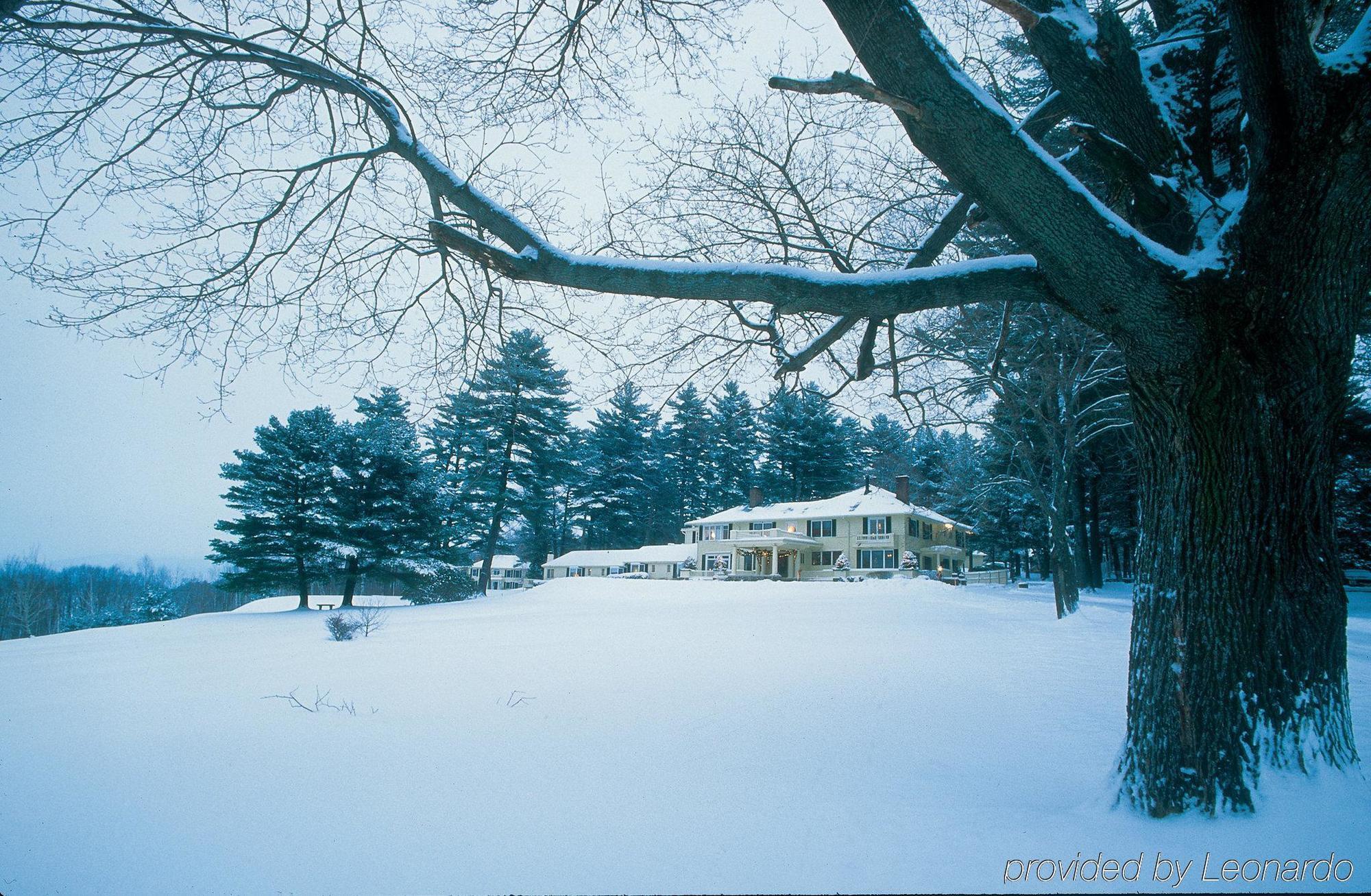 Bed and Breakfast The Manor On Golden Pond Холдернесс Экстерьер фото