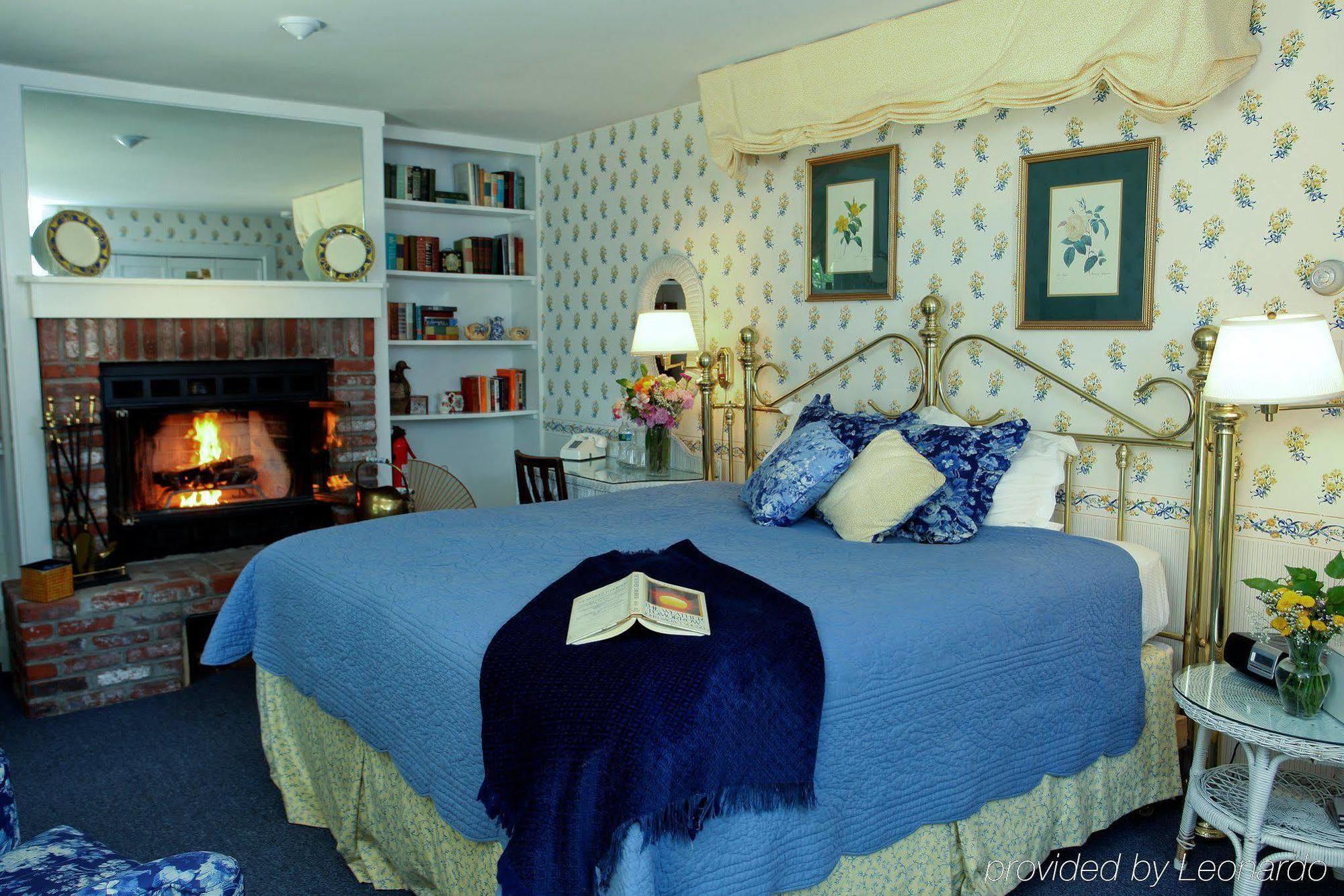 Bed and Breakfast The Manor On Golden Pond Холдернесс Экстерьер фото